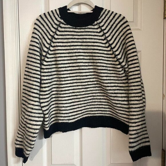 American Eagle Outfitters Sweaters - Women's American Eagle Sweater
